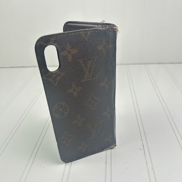 Louis Vuitton Monogram iPhone Case - Picture 8 of 10